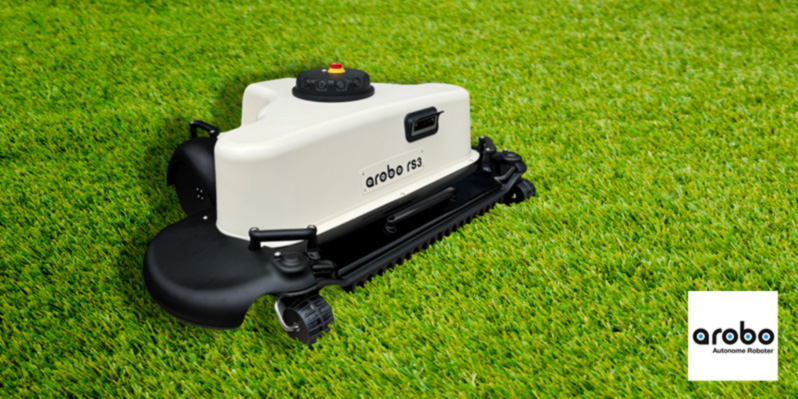 Arobo RS3 autonomer Mähroboter im Einsatz